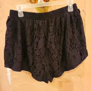 Black Lace Minipink L Shorts